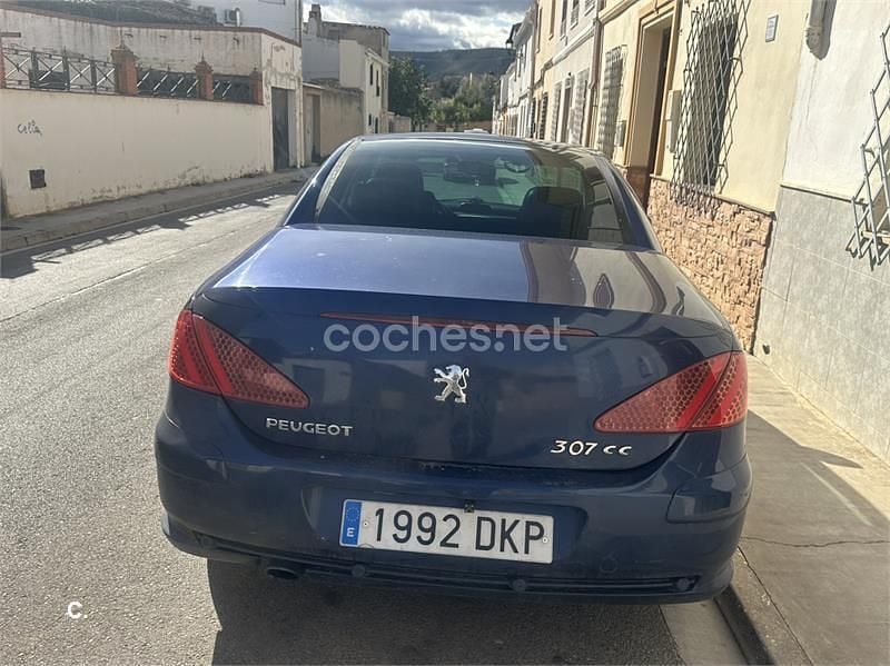 Usado Peugeot 307 CC 138 CV (101 kW) 2005 Azul Descapotable