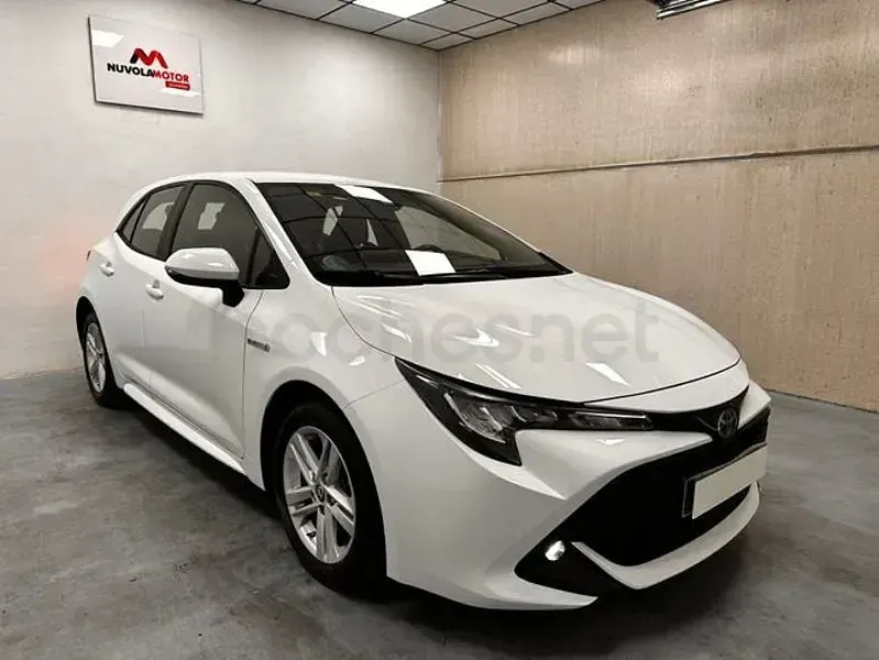 Usado Toyota Corolla Active 122 CV (89 kW) 2020 Blanco Berlina