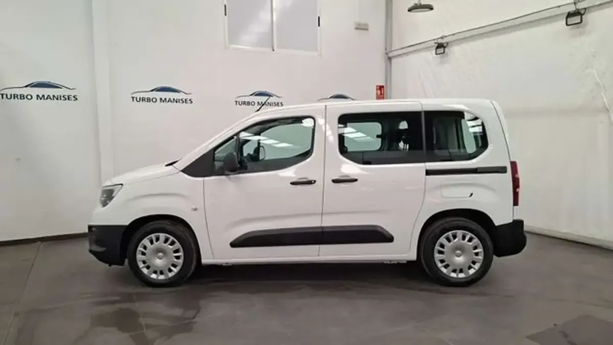 Usado Opel Combo Life Edition 102 CV (75 kW) 2021 Blanco Monovolumen