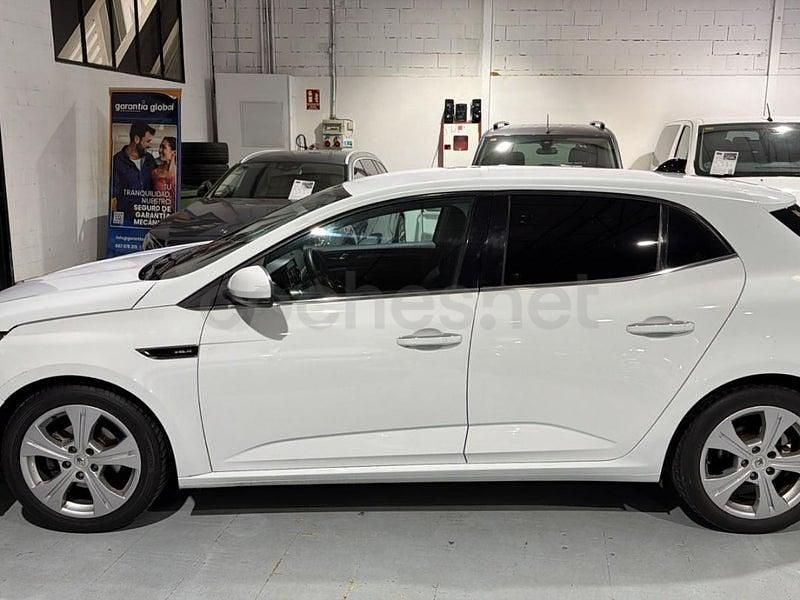 Usado Renault Mégane IV Business 115 CV (84 kW) 2021 Blanco Berlina