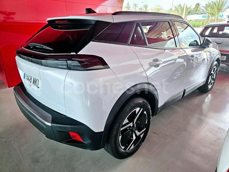 Usado Peugeot 2008 Allure 100 CV (73 kW) 2023 Blanco SUV