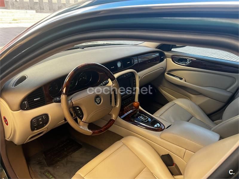 Usado Jaguar XJ8 298 CV (219 kW) 2004 Verde Berlina