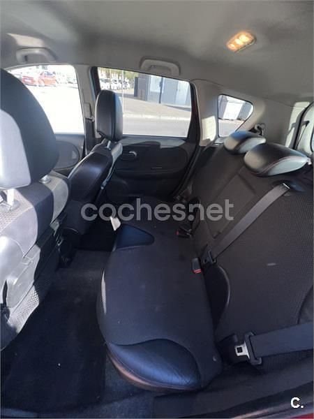 Usado Nissan Note Acenta 86 CV (63 kW) 2008 Rojo Utilitario