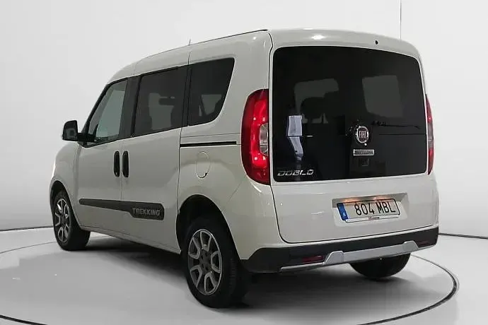 Usado Fiat Doblò Trekking 120 CV (88 kW) 2022 Monovolumen