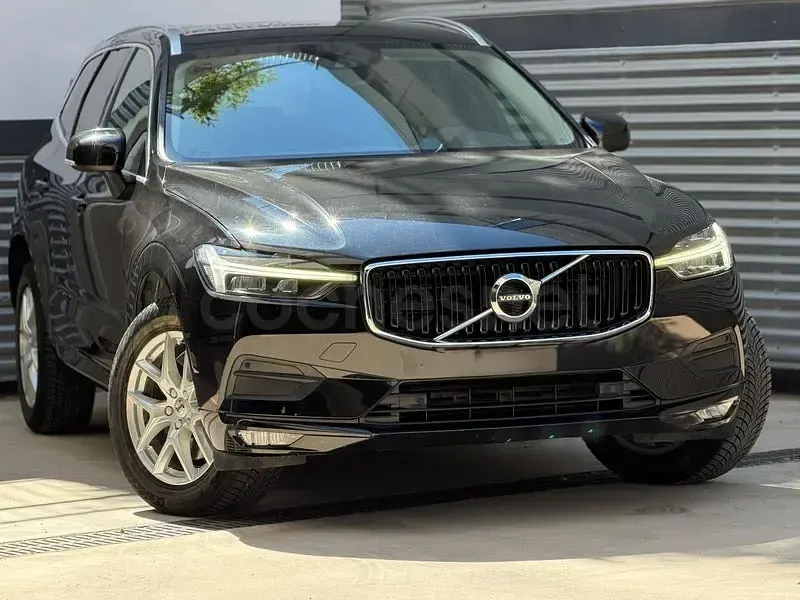 Usado Volvo XC60 Momentum 190 CV (139 kW) 2021 Negro SUV