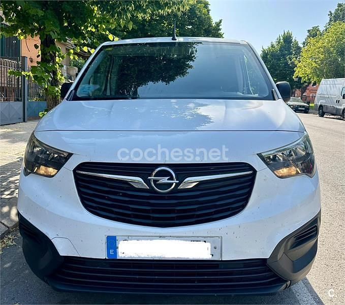 Usado Opel Combo Enjoy 75 CV (55 kW) 2012 Blanco Monovolumen