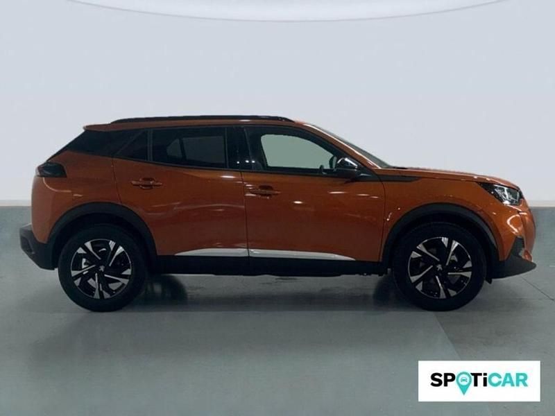 Usado Peugeot 2008 Allure 131 CV (96 kW) 2022 Naranja SUV