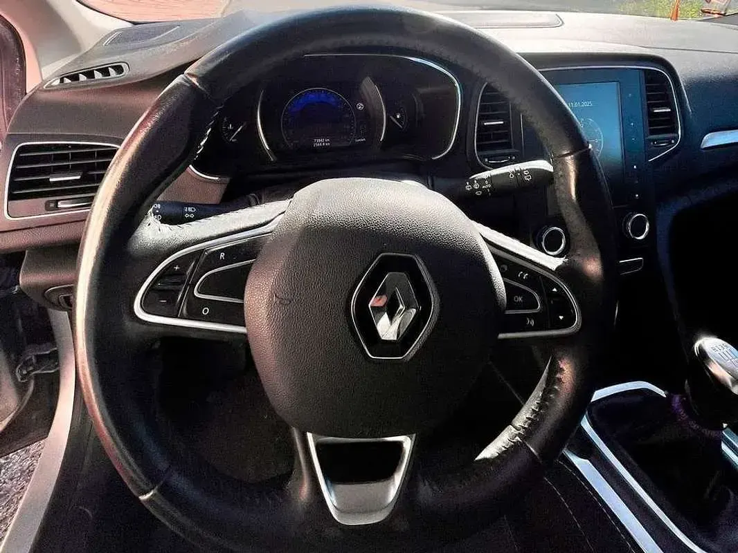 Usado Renault Mégane LIMITED 132 CV (97 kW) 2018 Gris Utilitario