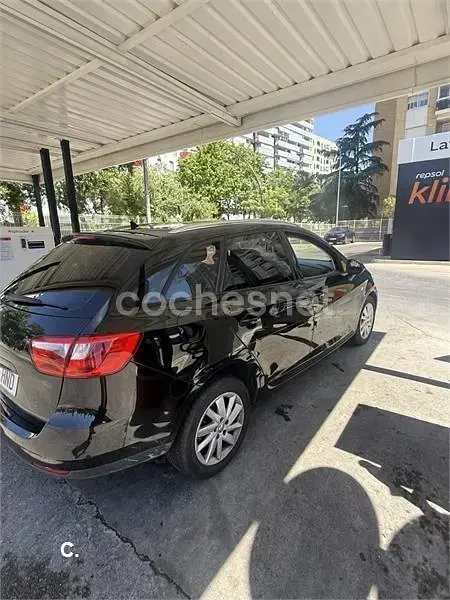 Usado Seat Ibiza ST Copa 90 CV (66 kW) 2012 Negro Familiar