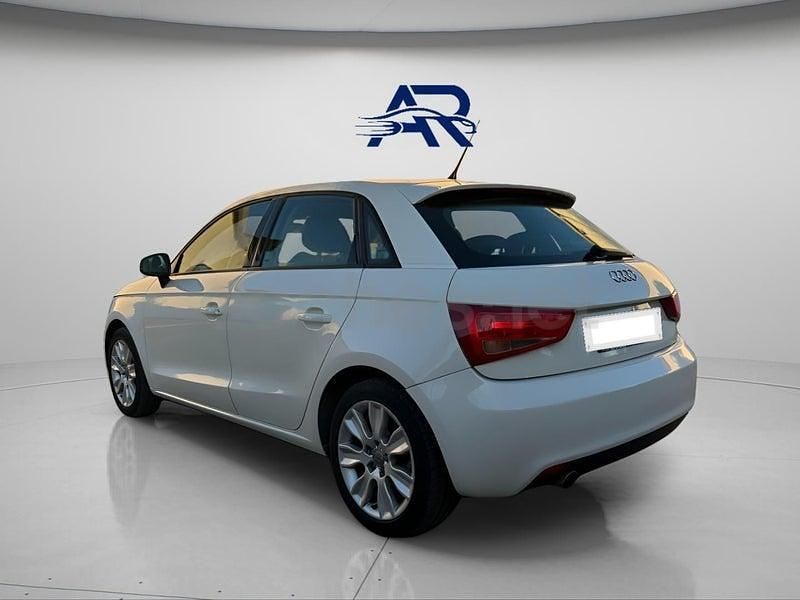 Usado Audi A1 Sportback Ambition 90 CV (66 kW) 2012 Blanco Utilitario