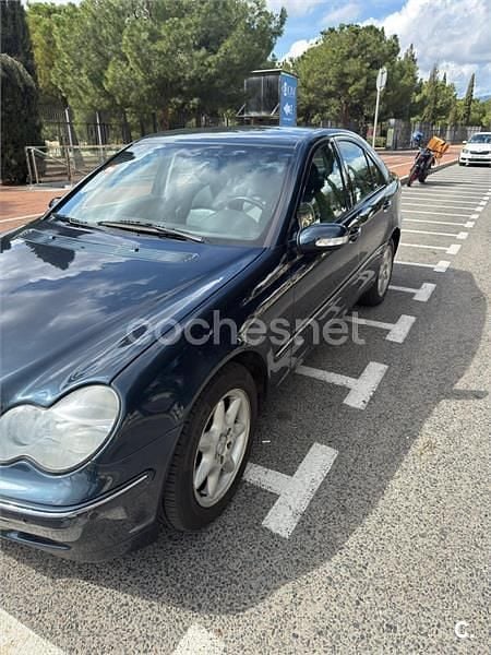 Usado Mercedes C320 Elegance 218 CV (160 kW) 2004 Azul Berlina
