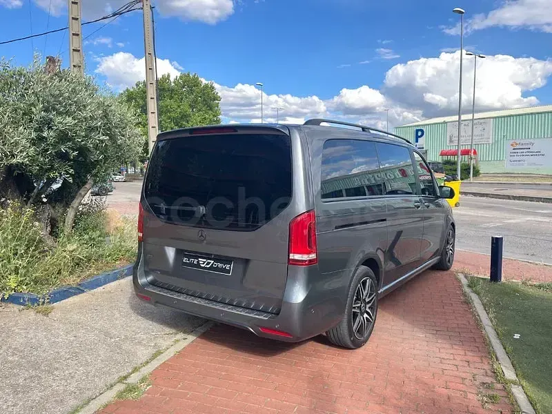 Usado Mercedes V300 Exclusive 239 CV (175 kW) 2015 Gris / plata Monovolumen