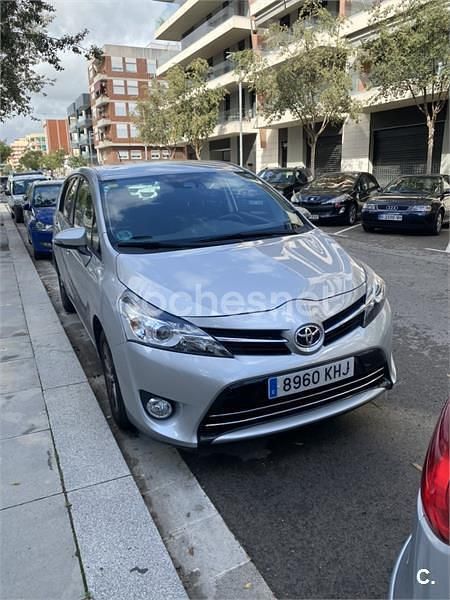 Gris / plata Usado 2018 Toyota Verso Advance Monovolumen | 15.500 € (Buen precio) - Imagen 1/3