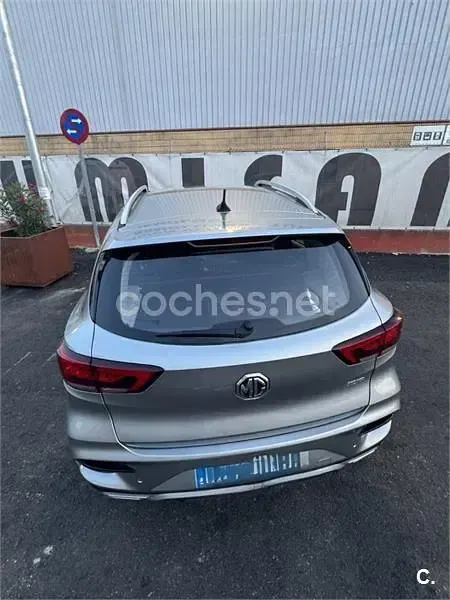 Usado MG ZS Luxury 106 CV (77 kW) 2024 Gris / plata SUV