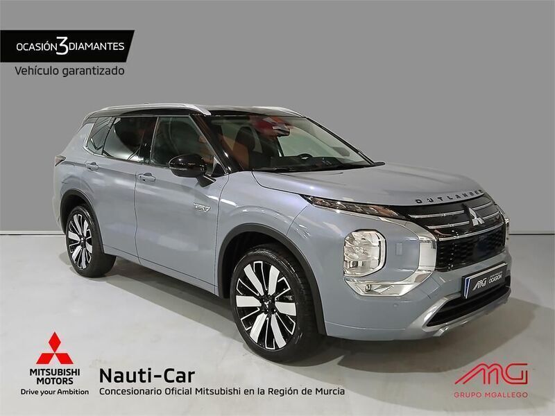 Gris Usado 2025 Mitsubishi Outlander SUV | 51.900 € - Imagen 1/4