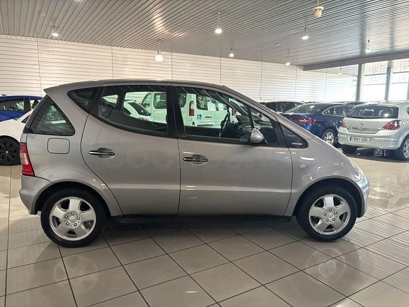 Usado Mercedes A140 Classic 82 CV (60 kW) 2000 Gris / plata Monovolumen