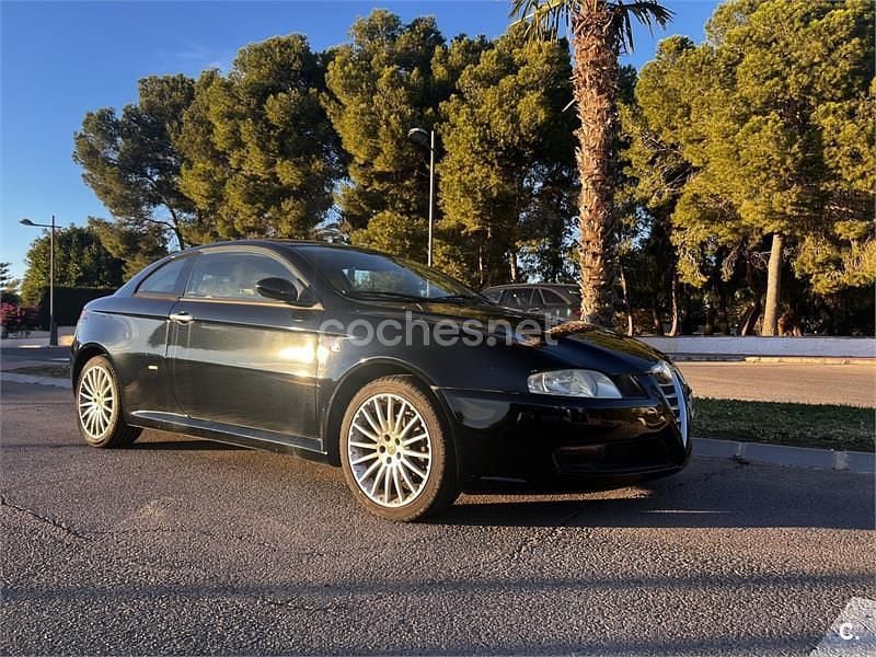 Negro Usado 2004 Alfa Romeo GT Distinctive Coupe | 4600 € (Precio justo) - Imagen 1/4