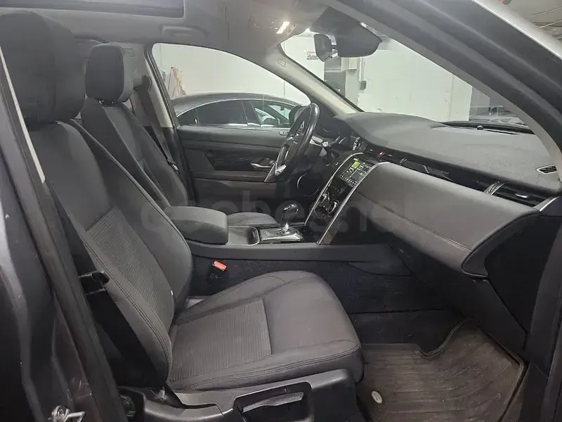 Usado Land Rover Discovery Sport S 150 CV (110 kW) 2020 Gris / plata SUV