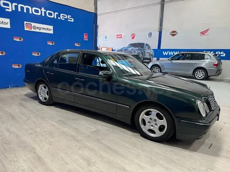Usado Mercedes E320 Avantgarde 197 CV (144 kW) 2000 Verde Berlina