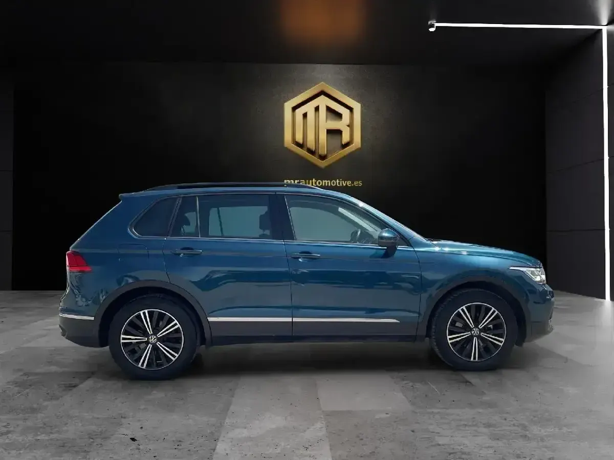Usado VW Tiguan Life 122 CV (89 kW) 2024 Verde SUV