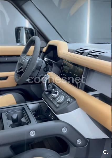 Usado Land Rover Defender SE 249 CV (183 kW) 2024 Negro SUV