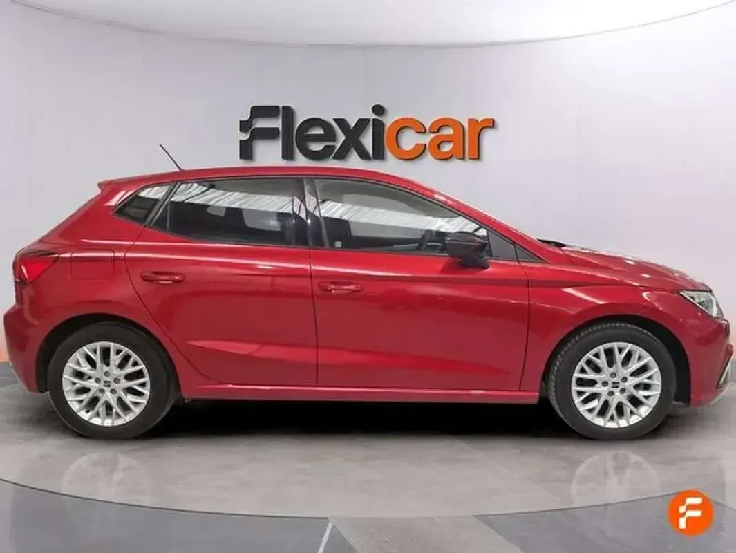 Usado Seat Ibiza FR 110 CV (80 kW) 2023 Rojo Utilitario
