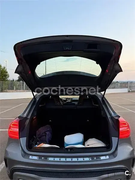 Usado Mercedes GLA200 136 CV (100 kW) 2016 Gris / plata SUV