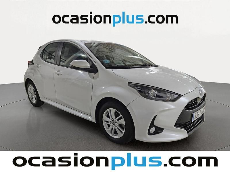Usado Toyota Yaris Edition 125 CV (91 kW) 2021 Blanco Utilitario
