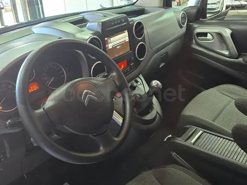 Usado Citroën Berlingo Shine 100 CV (73 kW) 2018 Gris / plata Monovolumen