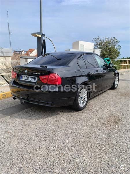 Käytetty BMW 320 177 HP (130 kW) 2009 Musta Sedan