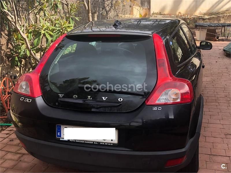 Usado Volvo C30 Momentum 109 CV (80 kW) 2008 Negro Utilitario