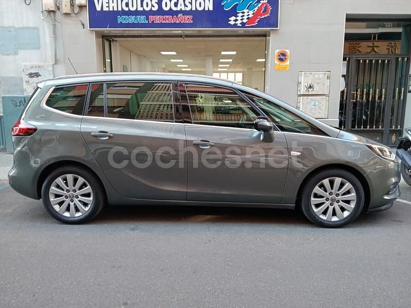 Gris / plata Usado 2018 Opel Zafira Excellence Monovolumen | 11.990 € (Precio justo) - Imagen 1/4