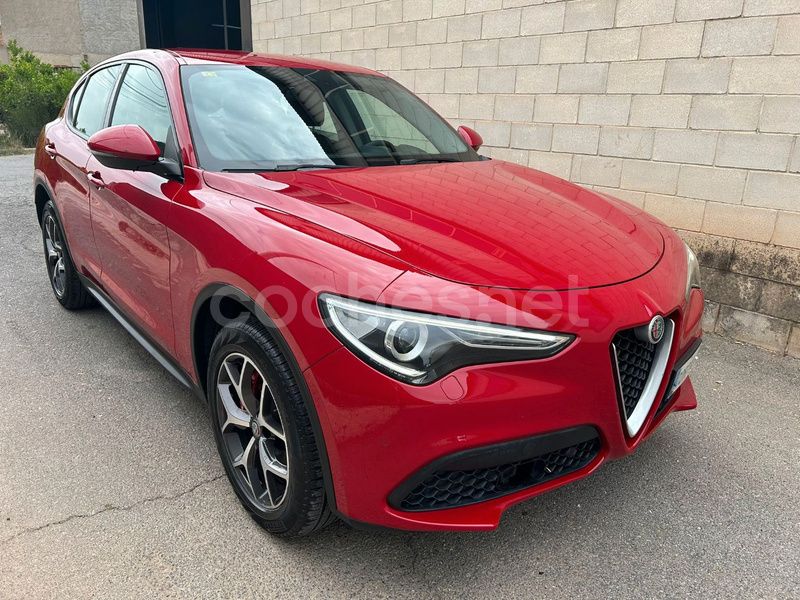 Usado Alfa Romeo Stelvio Executive 201 CV (147 kW) 2018 Granate SUV
