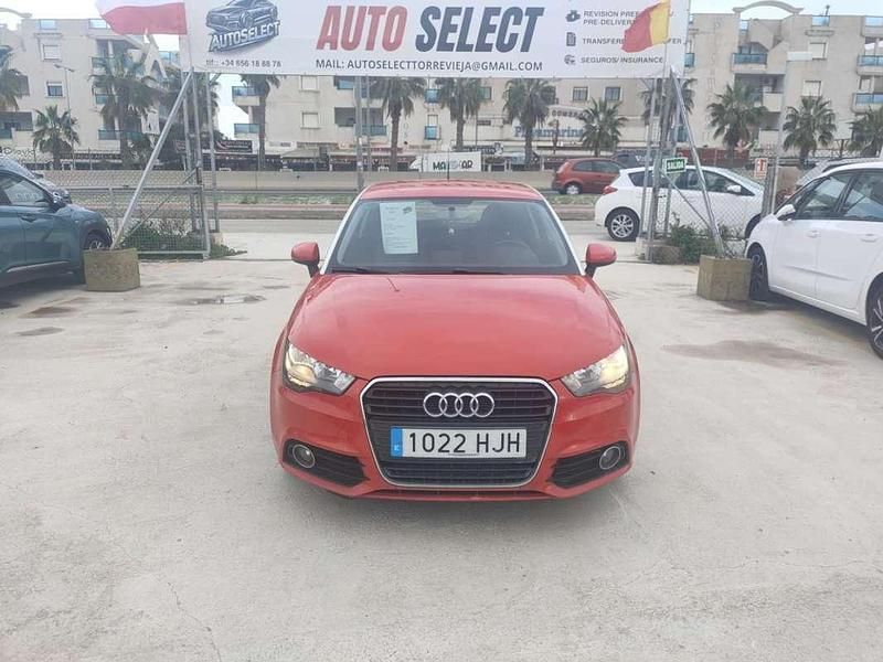 Usado Audi A1 Ambition 105 CV (77 kW) 2012 Rojo Utilitario