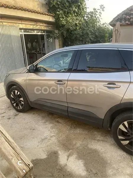 Usado Opel Grandland X Ultimate 180 CV (132 kW) 2018 Gris / plata SUV