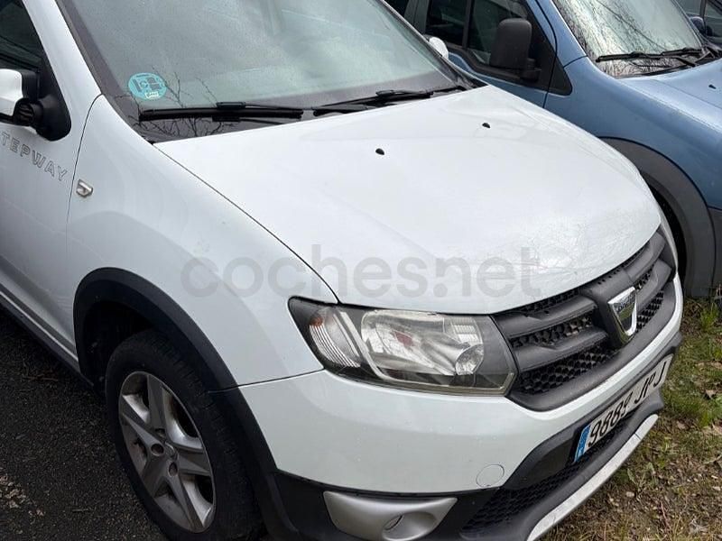 Usado Dacia Sandero Stepway 90 CV (66 kW) 2016 Blanco Berlina