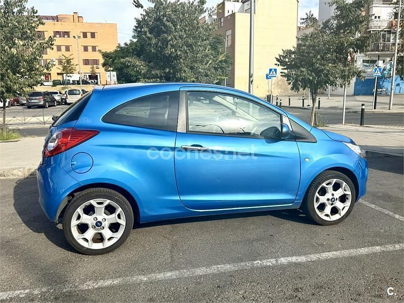Usado Ford Ka Titanium 69 CV (50 kW) 2015 Azul Berlina