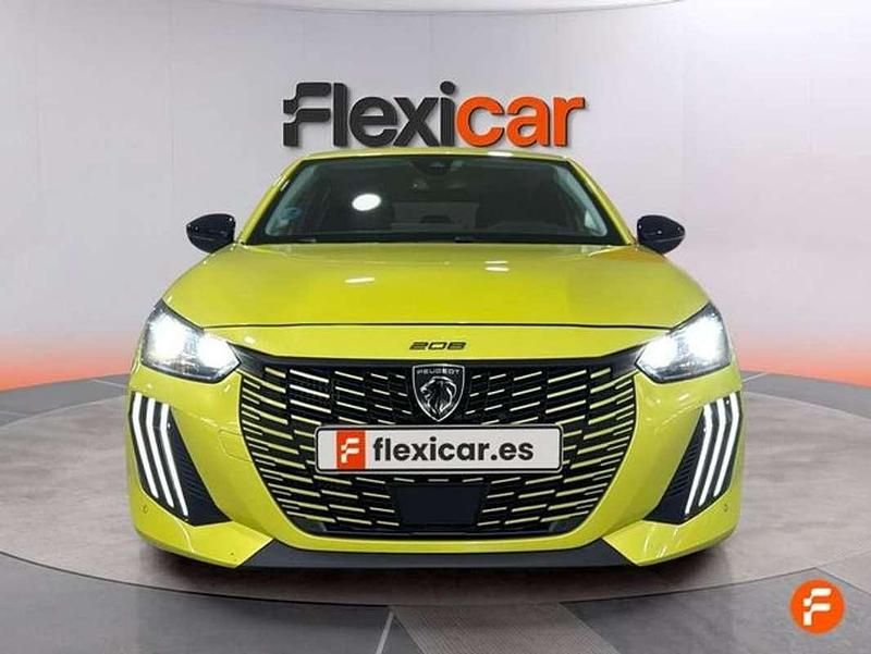 Usado Peugeot 208 Allure 110 CV (80 kW) 2025 Verde Utilitario