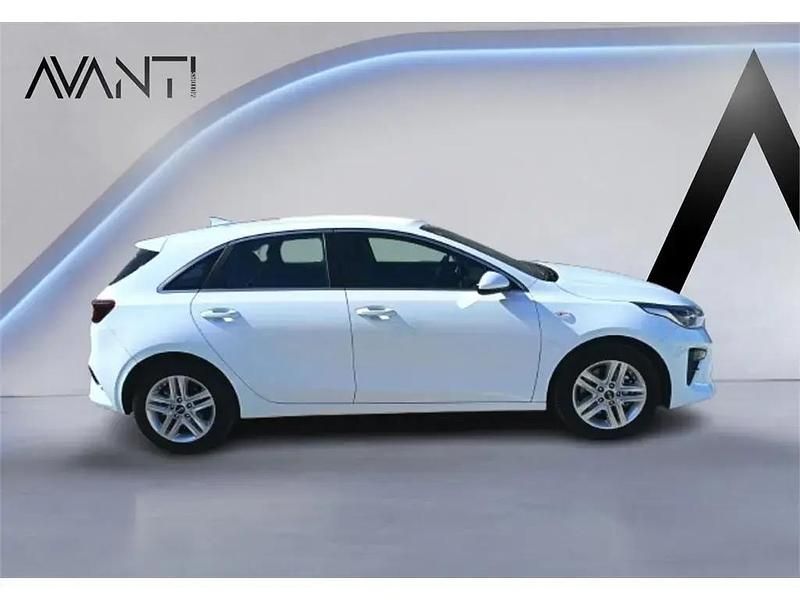 Begagnad Kia Ceed 136 HK (100 kW) 2020 Vit Halvkombi