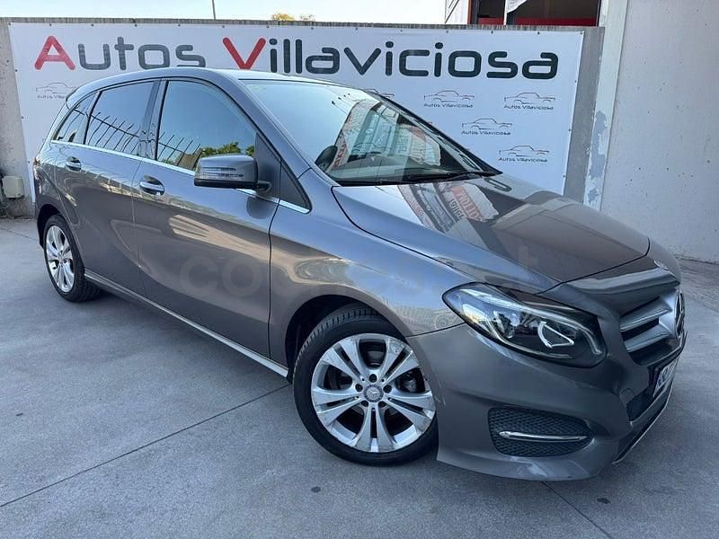 Usado Mercedes B180 Urban 109 CV (80 kW) 2016 Gris / plata Monovolumen