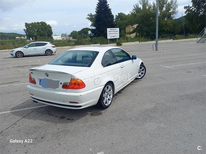 Usado BMW 323 170 CV (125 kW) 1999 Blanco Coupe
