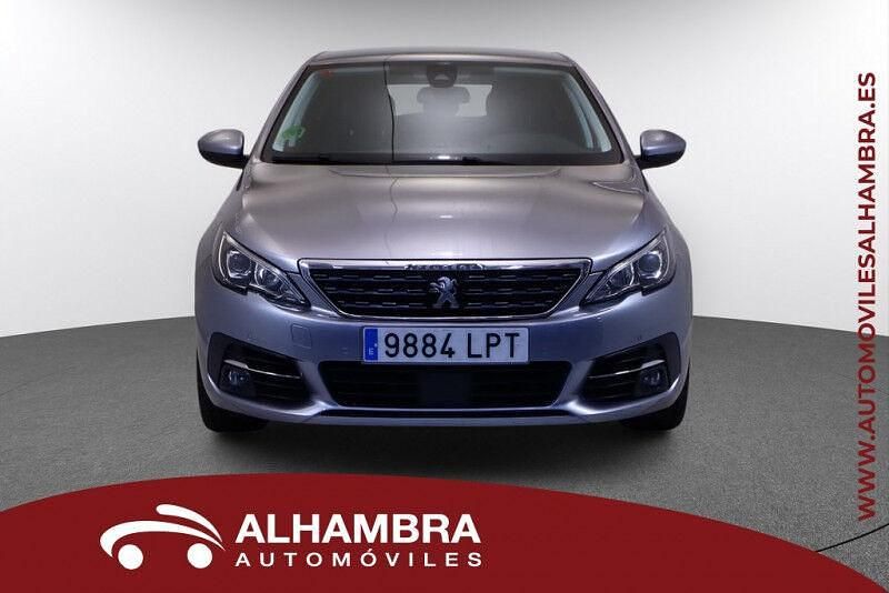 Usado Peugeot 308 Active 130 CV (95 kW) 2021 Gris / plata Berlina