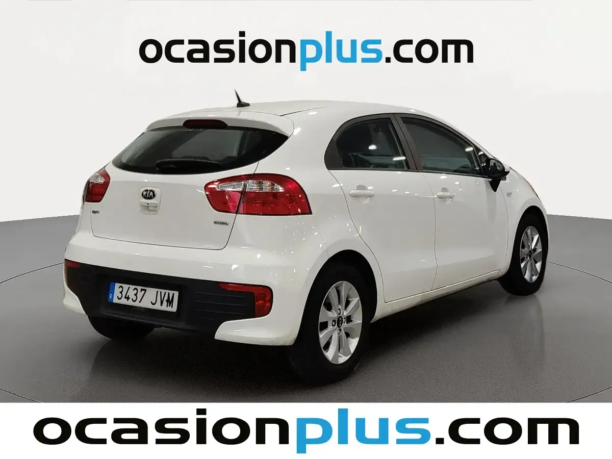 Usado Kia Rio 75 CV (55 kW) 2016 Blanco Utilitario