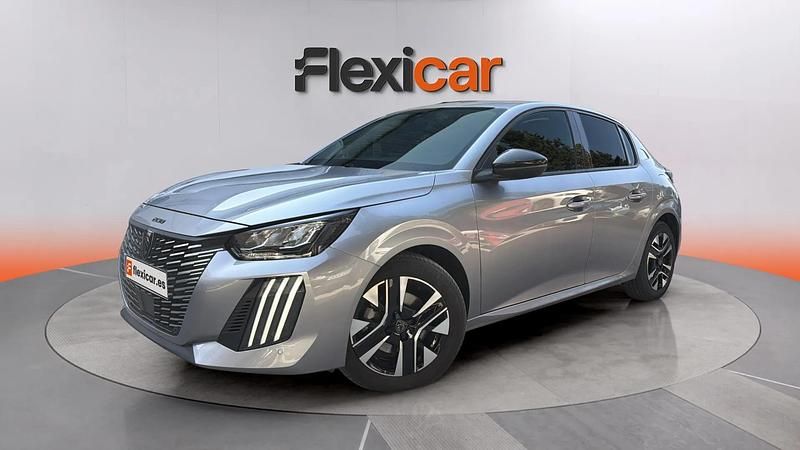 Usado Peugeot 208 Allure 101 CV (74 kW) 2025 Gris Utilitario