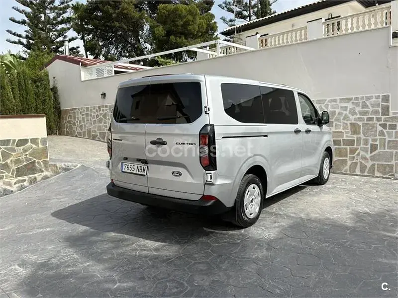Usado Ford Transit Custom Nugget 170 CV (125 kW) 2025 Gris / plata Monovolumen