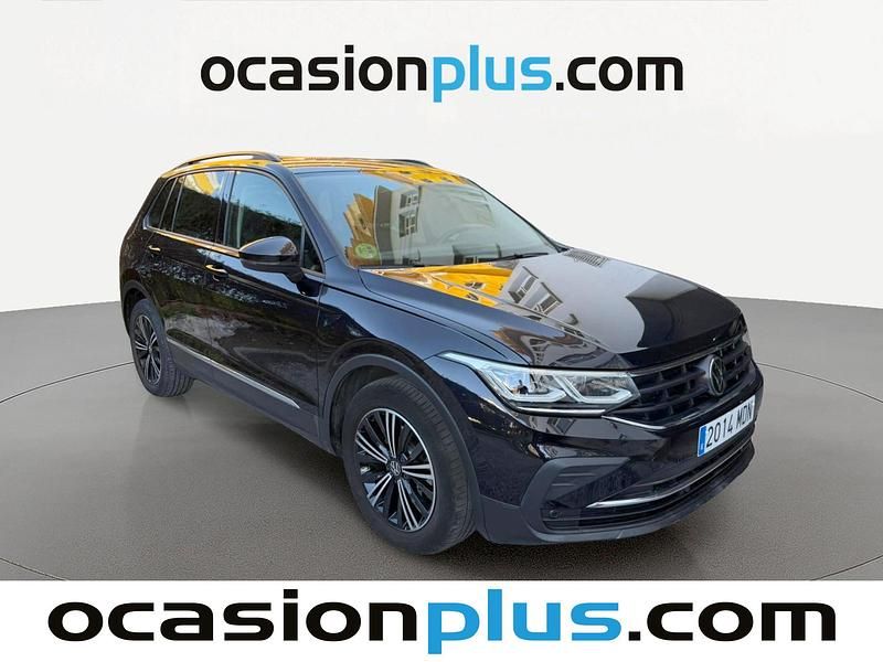 Usado VW Tiguan Life 122 CV (89 kW) 2023 Negro SUV