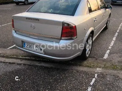 Usado Opel Vectra Cosmo 120 CV (88 kW) 2006 Gris / plata Berlina