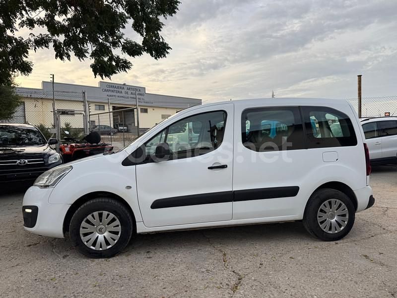 Usado Citroën Berlingo Live 100 CV (73 kW) 2016 Blanco Monovolumen