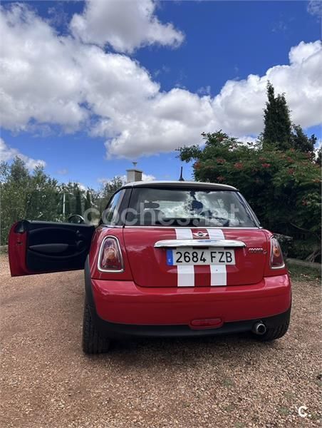 Usado Mini Cooper D 110 CV (80 kW) 2008 Rojo Utilitario