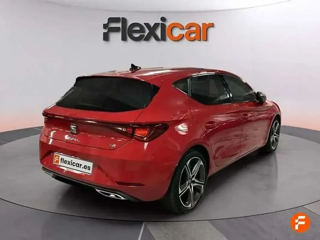 Käytetty Seat Leon FR 150 HP (110 kW) 2021 Punainen Sedan